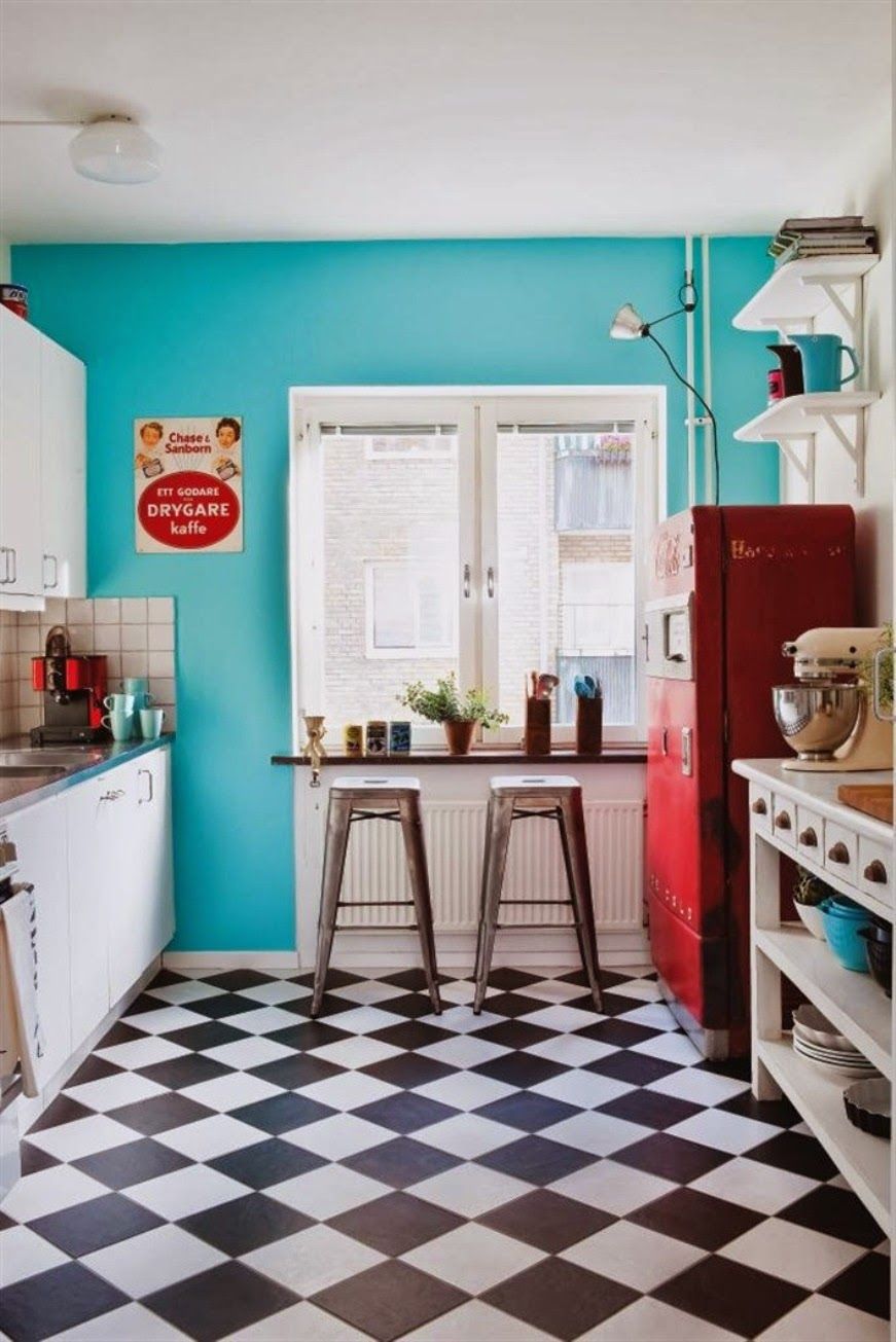 Checkered Tile Retro kitchen