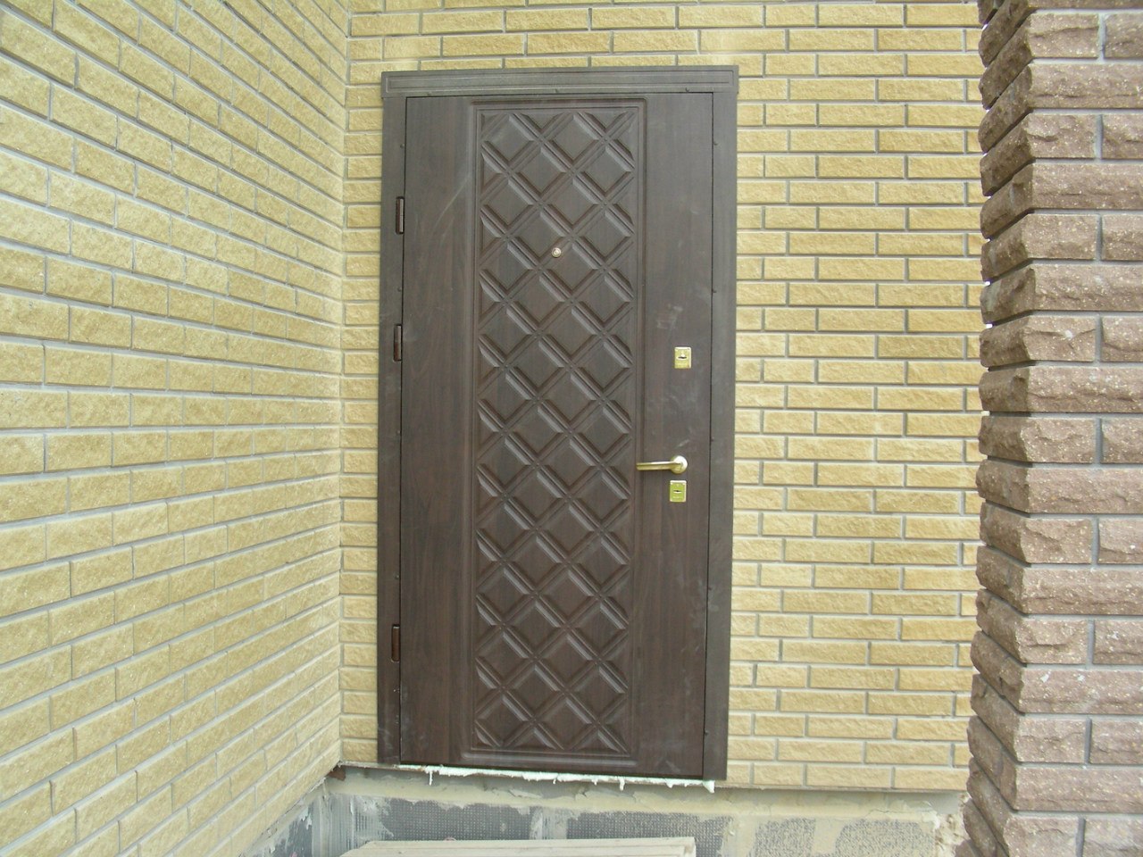 Шлакоблок дверь входная