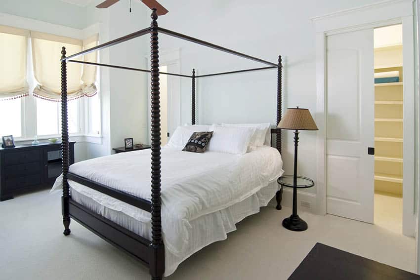 Sliding pocket door in bedroom