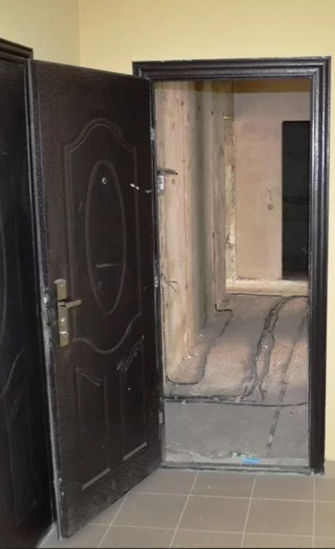 соседи хотят установить дверь в общем коридоре
