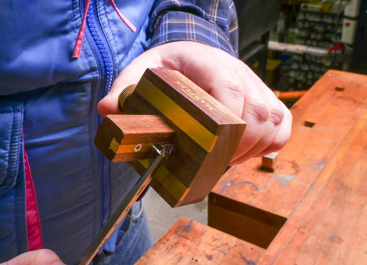 How to Cut a Groove in a Frame By Hand and Without a Plow Plane  2
